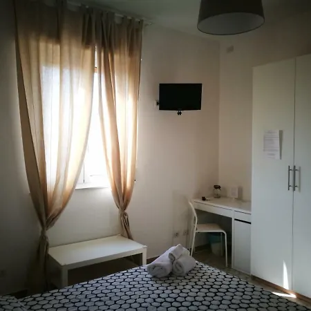 Simply House In * バーリ