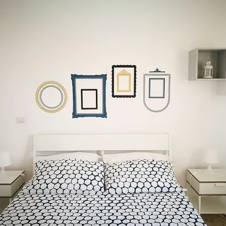 Simply House In * バーリ