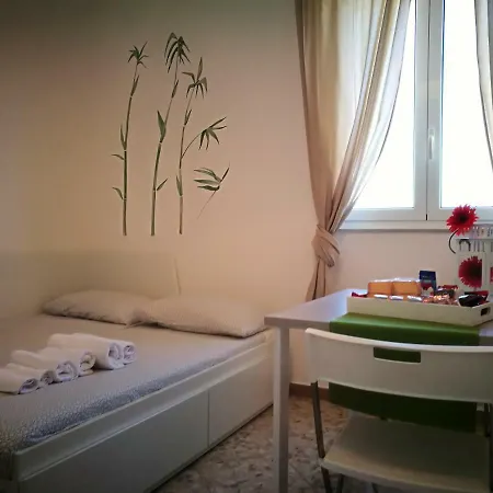 Simply House In * バーリ