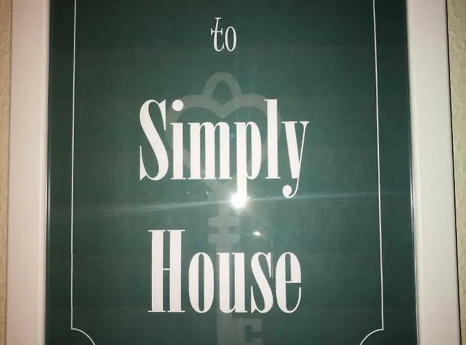Simply House In * בארי