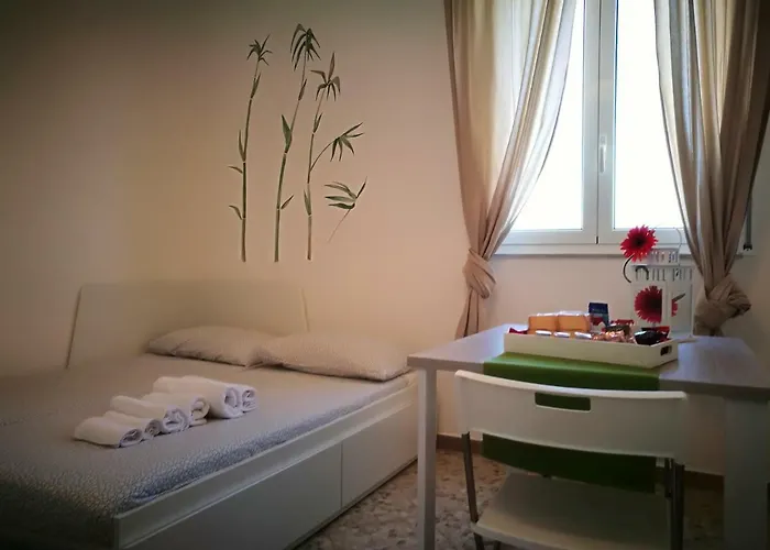Simply House In * בארי